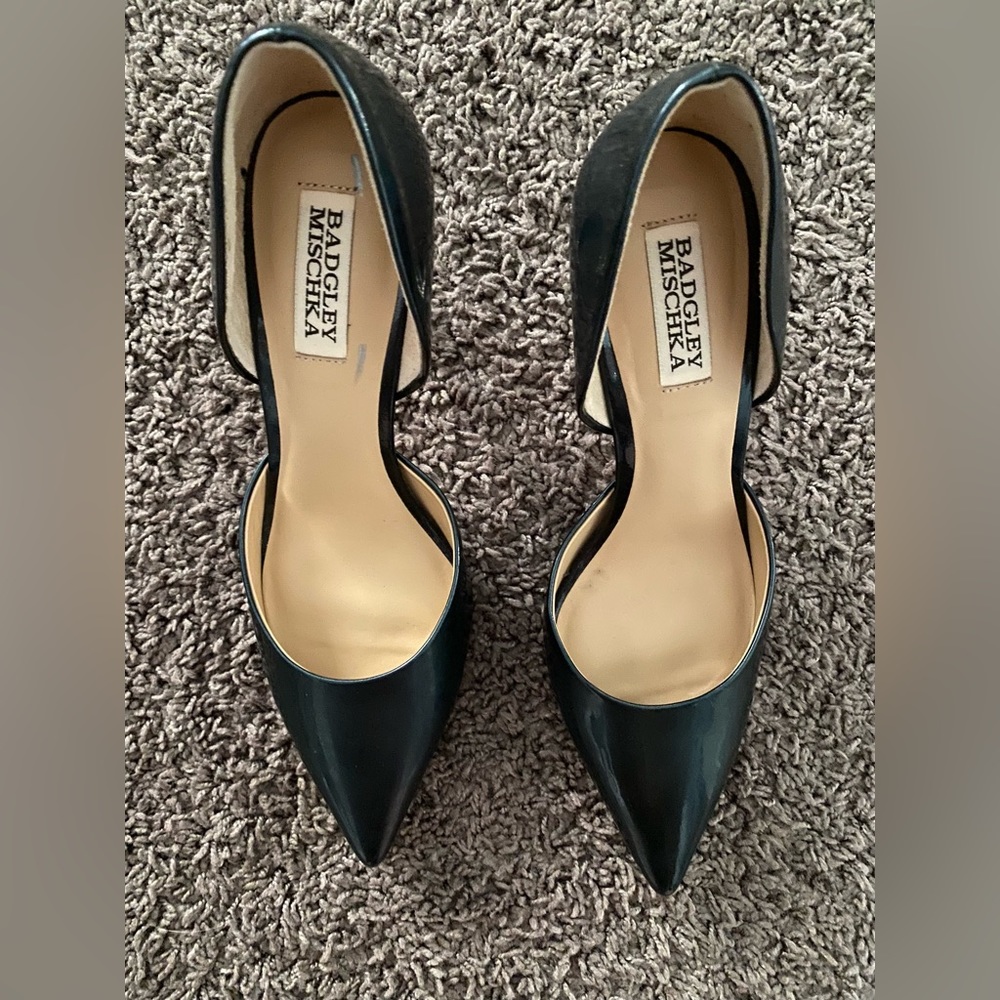 Badgley Mischka navy pump heels size 8.5